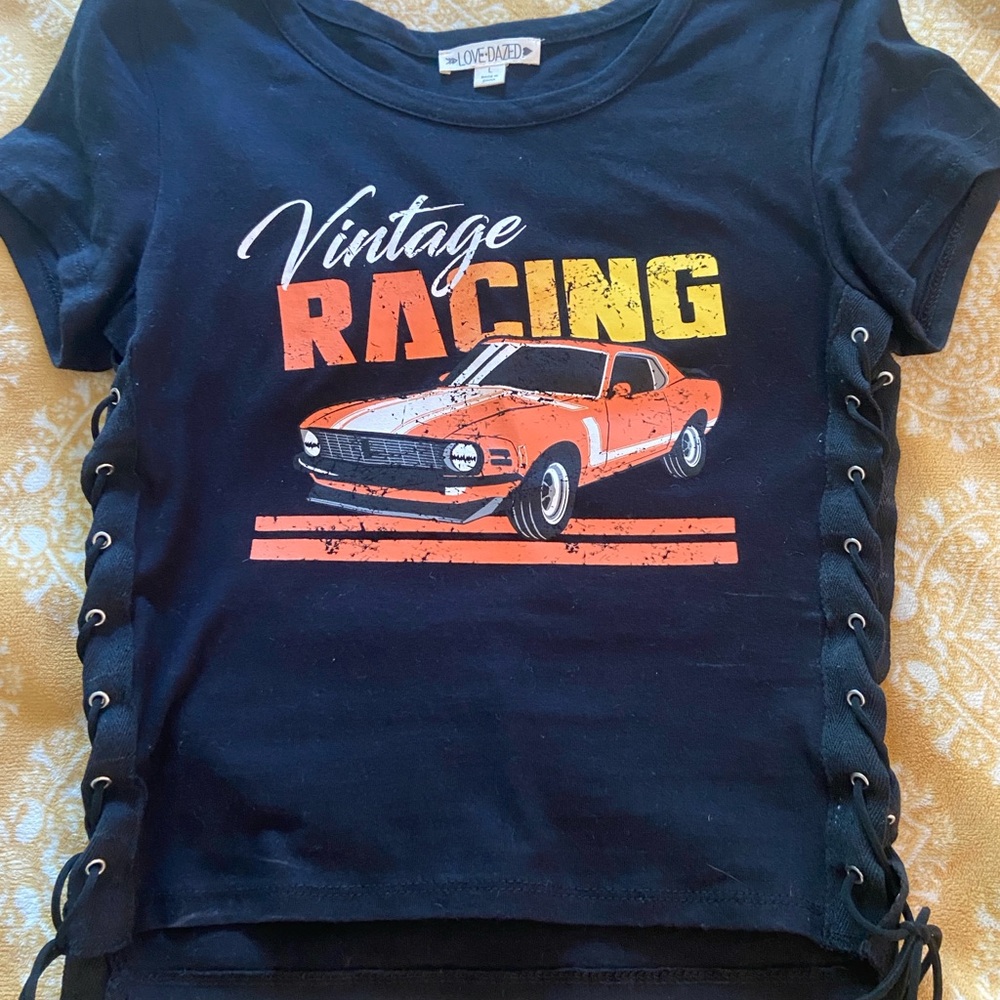 Vintage Racing Graphic Lace-Up Black Tee